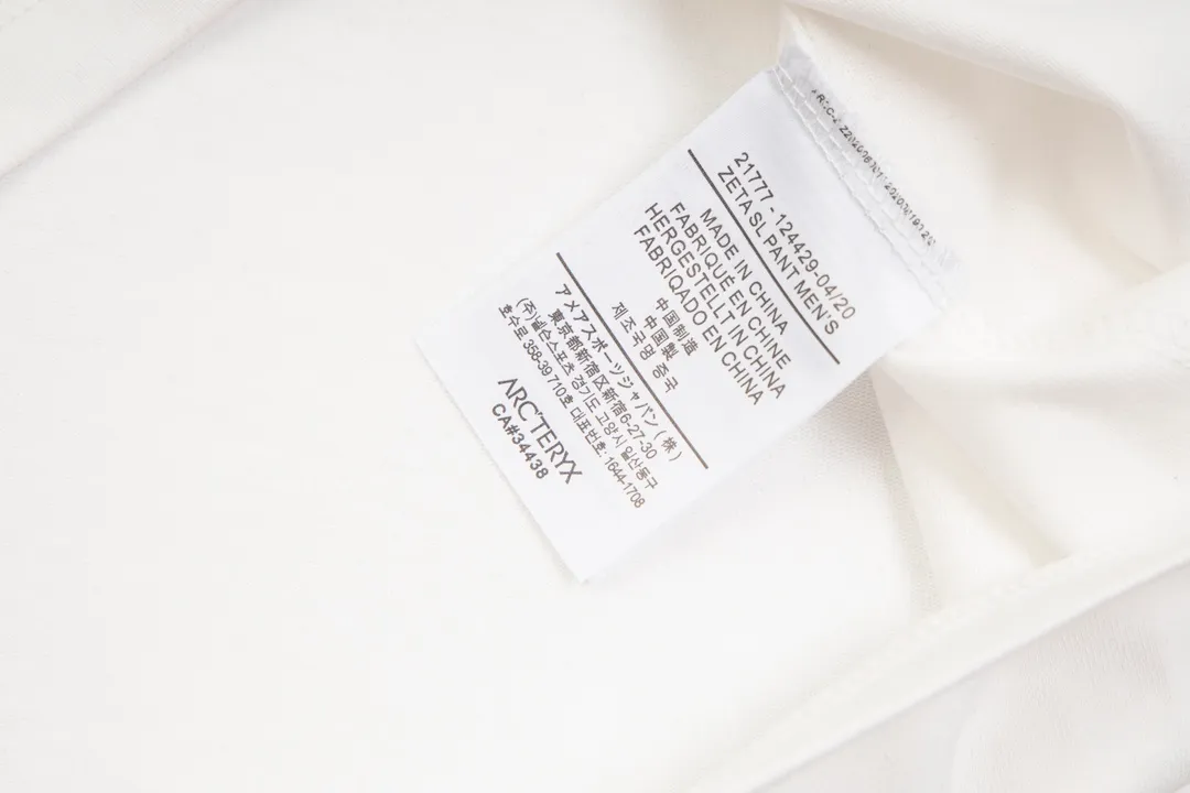 【 Quality】 Arc’teryx 𝟮𝟰𝘀𝘀 Logo T ， ， ， OS g 100% Quality ： ：White Black Size：XS S M L